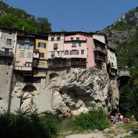 Logez Au Coeur Du Parc Du Vercors Saint-Laurent-en-Royans Exterior foto
